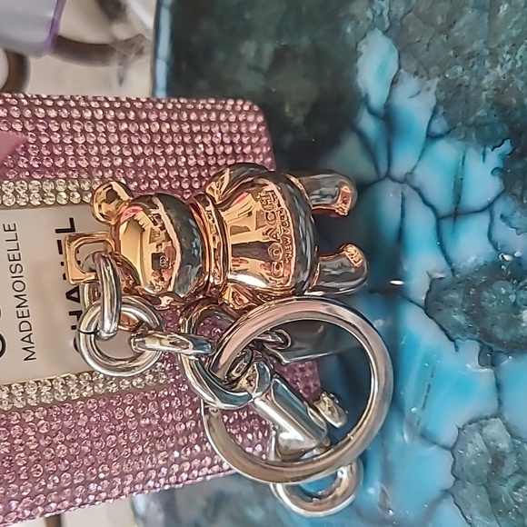 Nwot Coach rose gold 3d bear charm - Picture 3 of 3